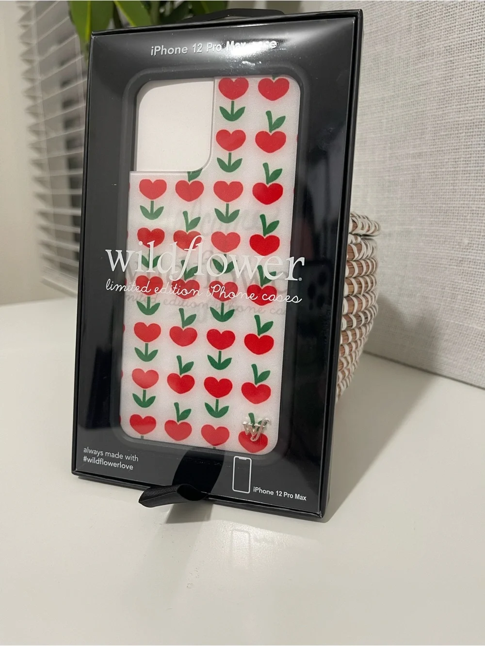 nwt WILDFLOWERS tulip flower heart folk art phone case iPhone 12 Pro Max